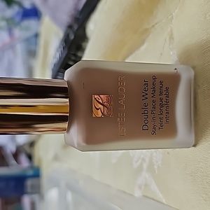 Estee Lauder double wear stay in place